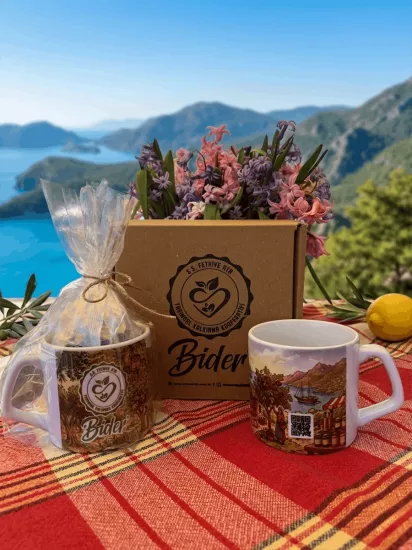 Karışık Meyveli Bitki Çayı & Hediye Paketi